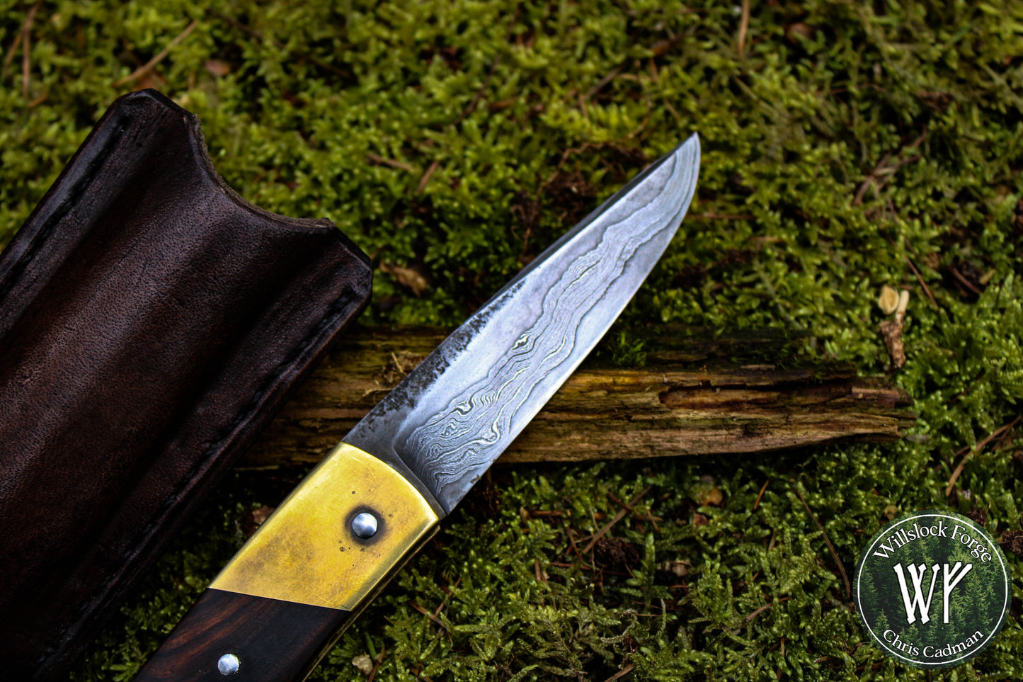 Hand-forged slipjoint folding knife / Pattern-welded Go-Mai Damascus blade / UK Legal / Antiqued Brass & Desert Ironwood Handle
