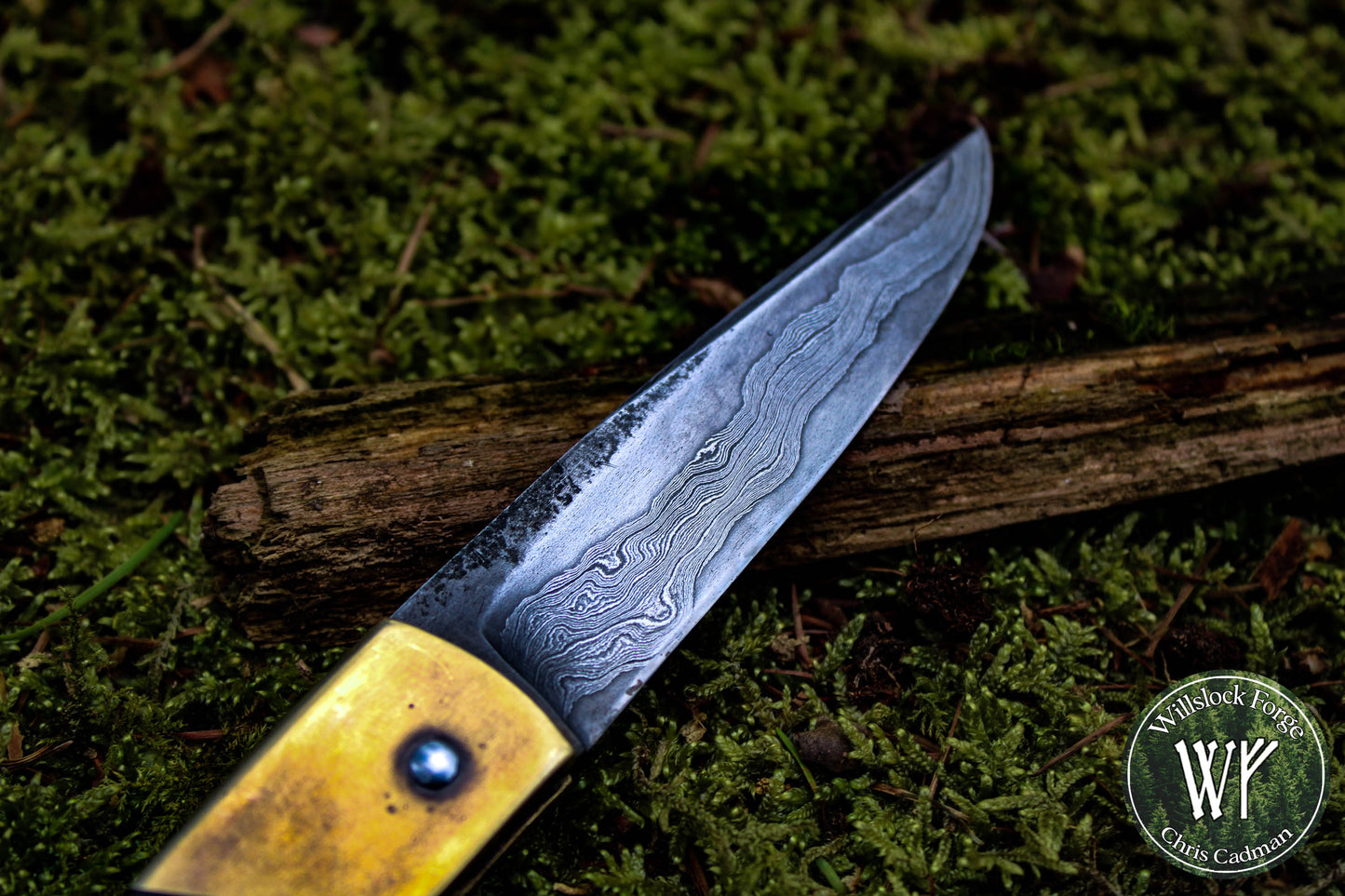 Hand-forged slipjoint folding knife / Pattern-welded Go-Mai Damascus blade / UK Legal / Antiqued Brass & Desert Ironwood Handle
